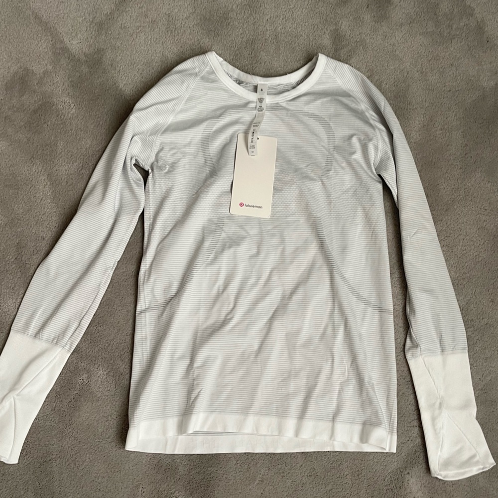 Lululemon Swifty tech crew top